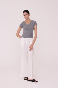 REMERA V GEA MANGA CORTA GRIS