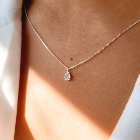 Colar Ponto de Luz Gota