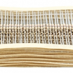 RESISTOR 8R2 * 1/4W (CZ,VM,DR,DR) na internet