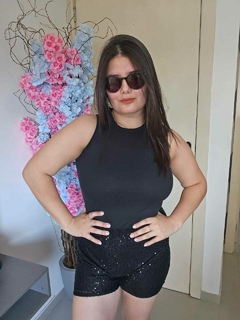 SHORT ARIANA na internet