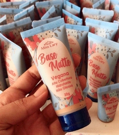 Base matte miss lary Vegana Cor 07
