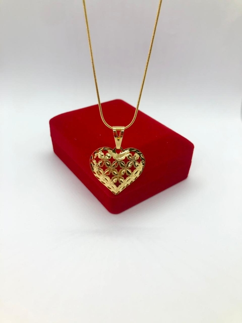 Colar coração trabalhado