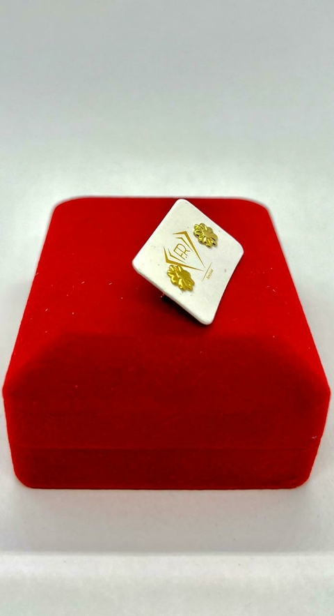 Brinco infantil flor