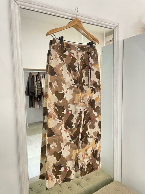 PANTALON CAMUFLADO EN COLORES TIERRA - comprar online