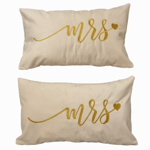 Jogo 2 Capas de Almofada Mrs. e Mrs.