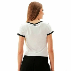 TSHIRT BABY LOOK COM BORDADO LANÇA PERFUME - comprar online