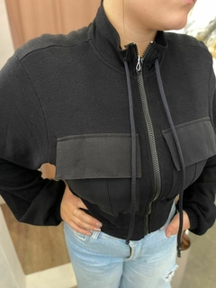 JAQUETA CROPPED LANÇA PERFUME