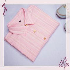 Camisa Ceiba rosa y líneas doradas