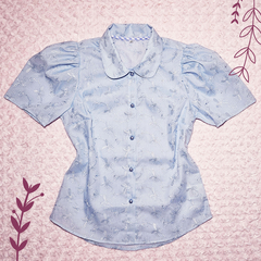 Camisa Luciérnagas Celeste - Manga corta princesa - Batista bordada - Frau Paulina Camisas