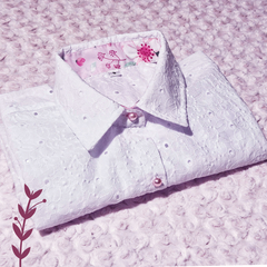 Camisa Malvavisco - Broderie blanco con detalle floral rosa - Manga 3/4 en internet