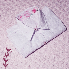 Camisa Malvavisco - Broderie blanco con detalle floral rosa - Manga 3/4 - tienda online