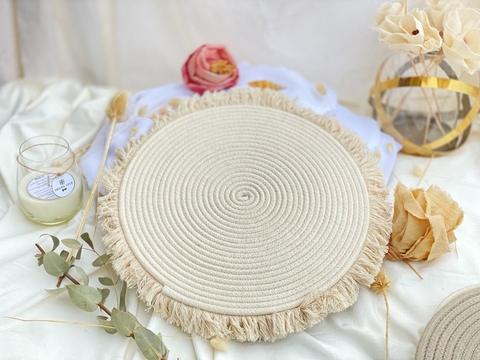 CENTRO DE MESA DE HILO