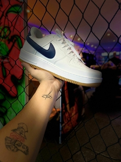 Tênis Nike Air Force 1 Branco c/azul