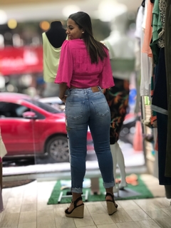 Calça jeans Mon com bordado lateral - Repaginada