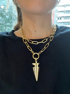Collar trones oro