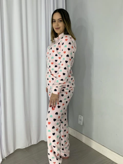 Pijama Fleece com Bolso - Coração Rosa Claro na internet