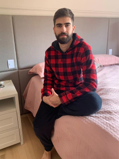 Pijama Masculino Fleece com Bolso - Blusa Xadrez Vermelha & Calça Preta - MZA