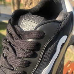 raven rich negro crepe en internet