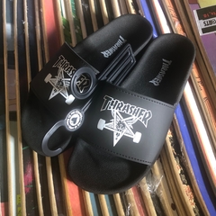 sliders thrasher chanclas