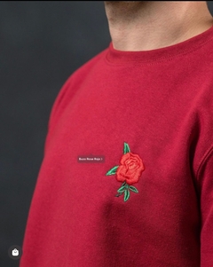 buzo rose eje en internet