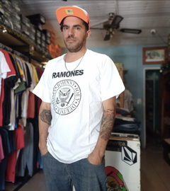 remera huntley ramones