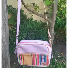 Bandolera con guantera de Aguayo y Pu Natacha con tira regulable