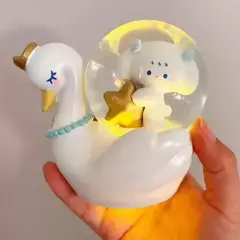 Bola de Nieve Kawaii con Luz LED – Diseño Cisne Cinnamoroll - Premavintage