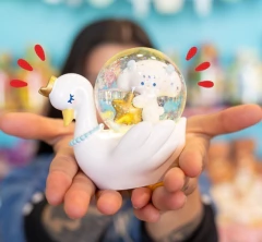 Bola de Nieve Kawaii con Luz LED – Diseño Cisne Cinnamoroll - tienda online