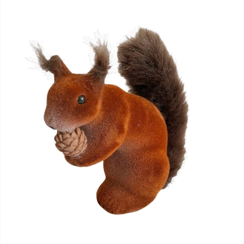 Ardilla Peluda con Nuez Felpa Grande