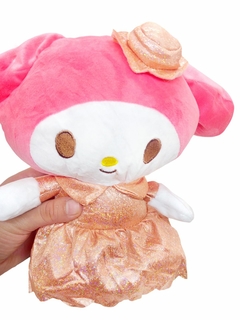 Imagen de Peluche Sanrio sombrero brujita