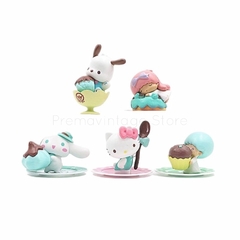 Mini figuras SANRIO POSTRECITO coleccionables