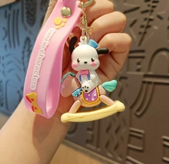 Llavero Sanrio CABALLITO MADERA silicona