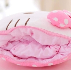 Almohadón HELLO KITTY con manta en internet