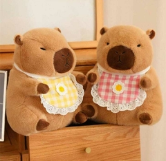 Peluche Capybara con delantal 30cm