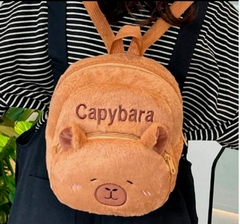 Mochila Peluche Capybara Kawaii — 23 x 20cm - Premavintage