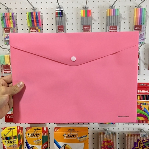 SOBRE C/ BOTON HORIZONTAL A4 PASTEL LAMA