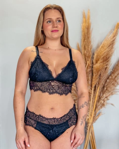 Conjunto Vanessa Todo Rendado na internet