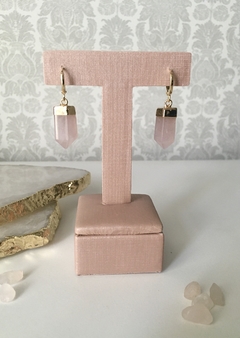 Brinco Argolinha com Quartzo Rosa na internet