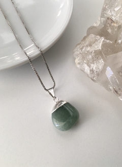 Pingente Pedra Rolada Quartzo Verde - comprar online