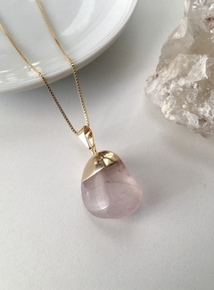 Pingente Pedra Rolada Quartzo Rosa na internet