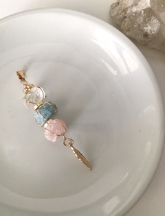 Pingente Pena - Cristal, Água Marinha e Quartzo Rosa - loja online