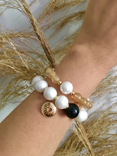 Pulseira Pérolas + Pedra Ônix - Issa Minerais