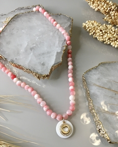Colar pedra rosa + Madrepérola e Coração - comprar online