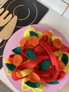 Plato de fideos de tela