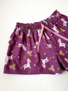 SHORT ANCHO UNICORNIOS VIOLETA - comprar online