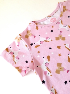 REMERA M/C UNICORNIOS ROSA Y FUCSIA - comprar online