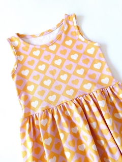 VESTIDO CORAZONES AMARILLO Y ROSA - comprar online