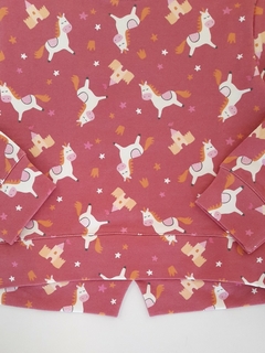 Buzo Princesa Unicornios Rojo en internet