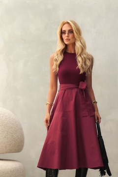 VESTIDO CANELADO COM SAIA TRICOLINE na internet