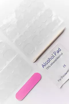Kit press on
